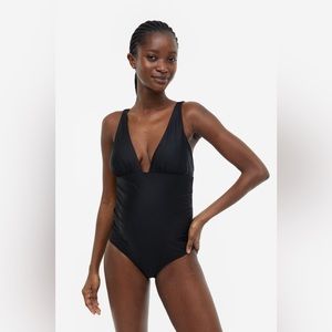 NWT ✨ H&M Mama Swimsuit Black One-Piece Size XL Maternity